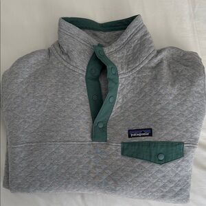 Patagonia Quilted Gray and Green Snap Pullover